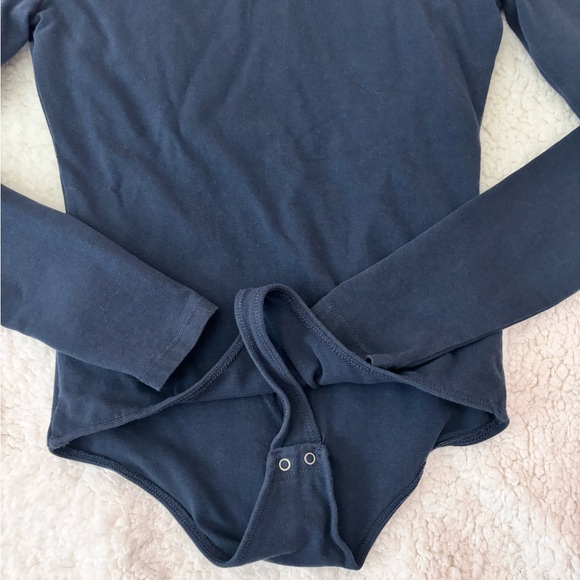 Abercrombie & Fitch Long Sleeve Seamless Crew Bodysuit - Picture 9 of 12
